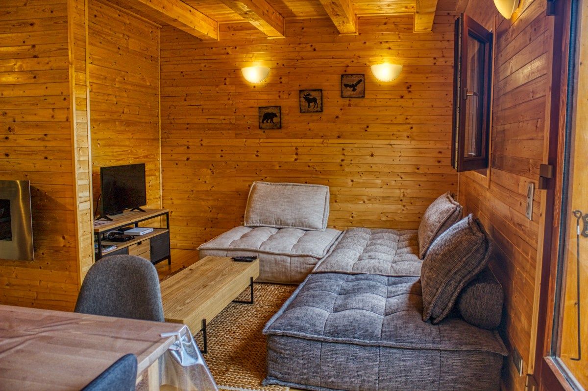 Le Gîte Le Chalet de Magali, en pleine nature au milieu des montagnes.