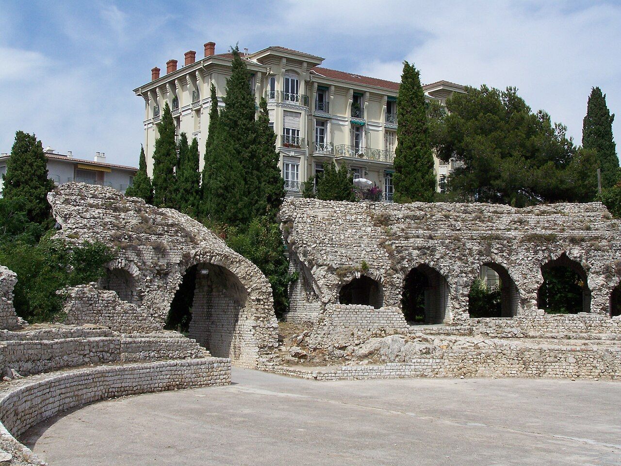 Arènes et musée de Cimiez