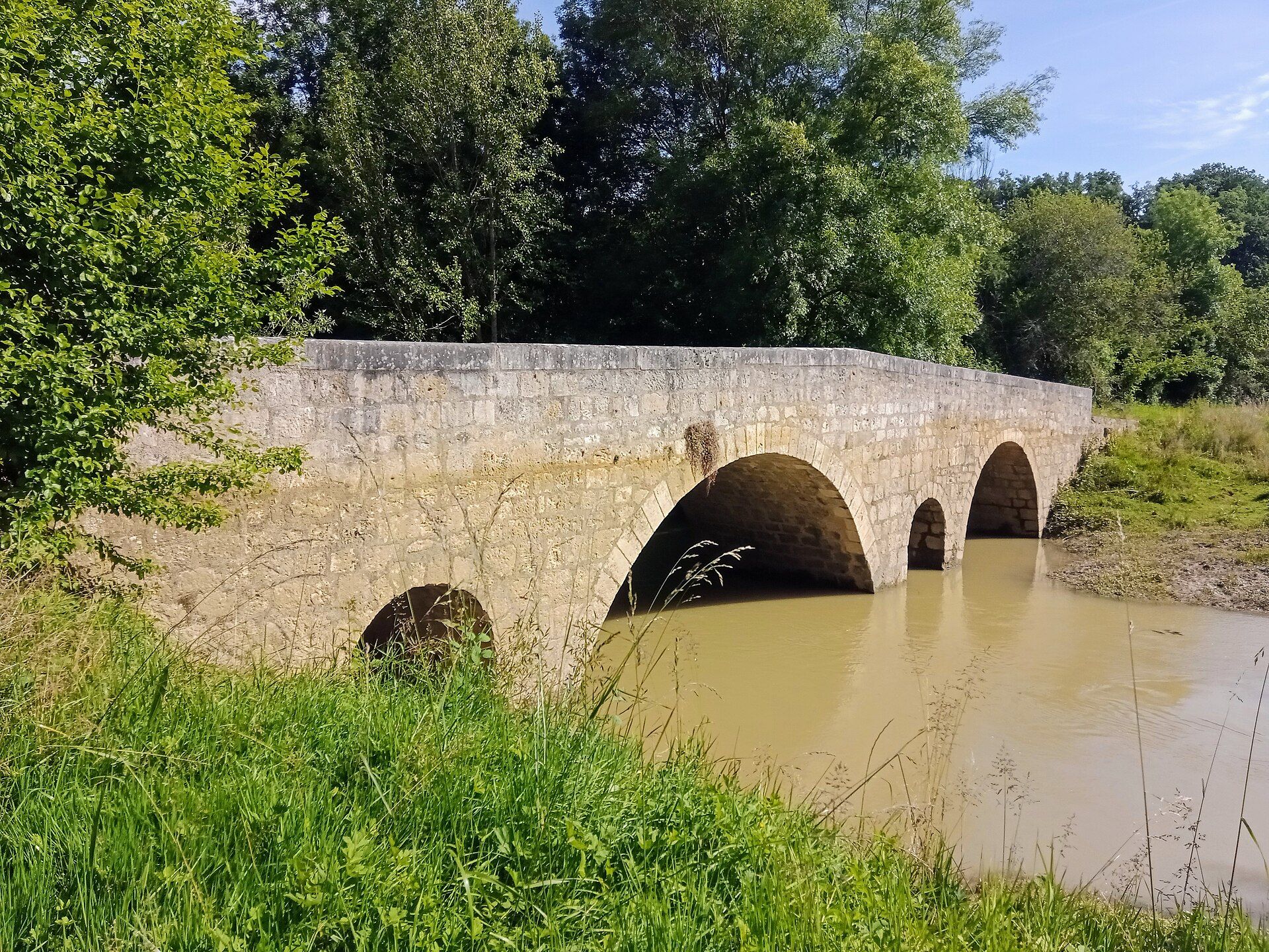 Le pont de l'Artigue, sur le chemin de Compostelle