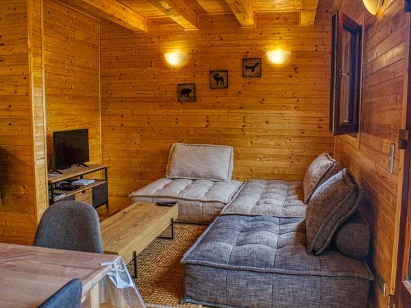 Le Gîte Le Chalet de Magali, en pleine nature au milieu des montagnes.