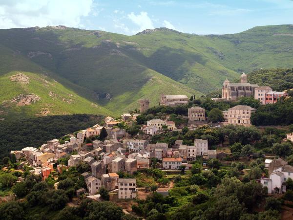Rogliano et ses tours