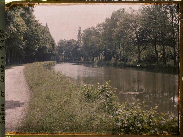 Le canal du Centre à Génelard